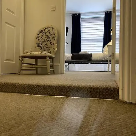 Flat 5 - 2 Bed Centre Affordable Quality Appartement *