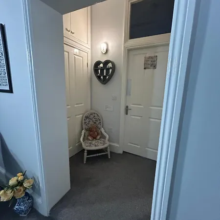Flat 5 - 2 Bed Centre Affordable Quality York