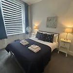 Flat 5 - 2 Bed Centre Affordable Quality